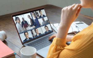 Zusammenarbeit New Work Videotelefonie - Adobe Stock